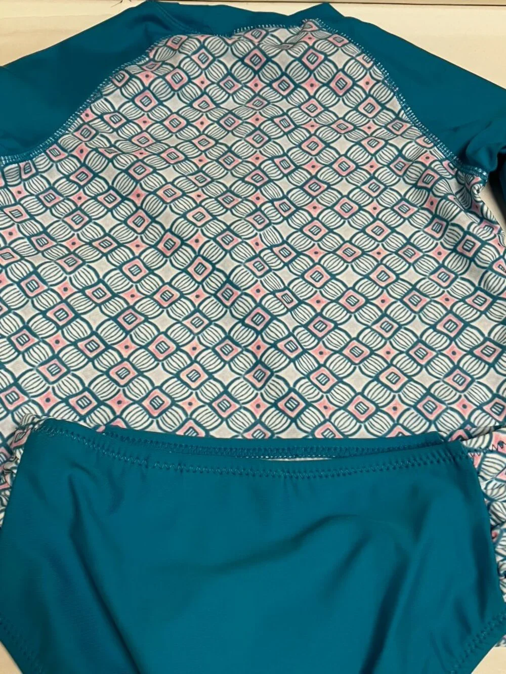 CABANA LIFE Preppy Geo Long Sleeve set Rashguard Size 4